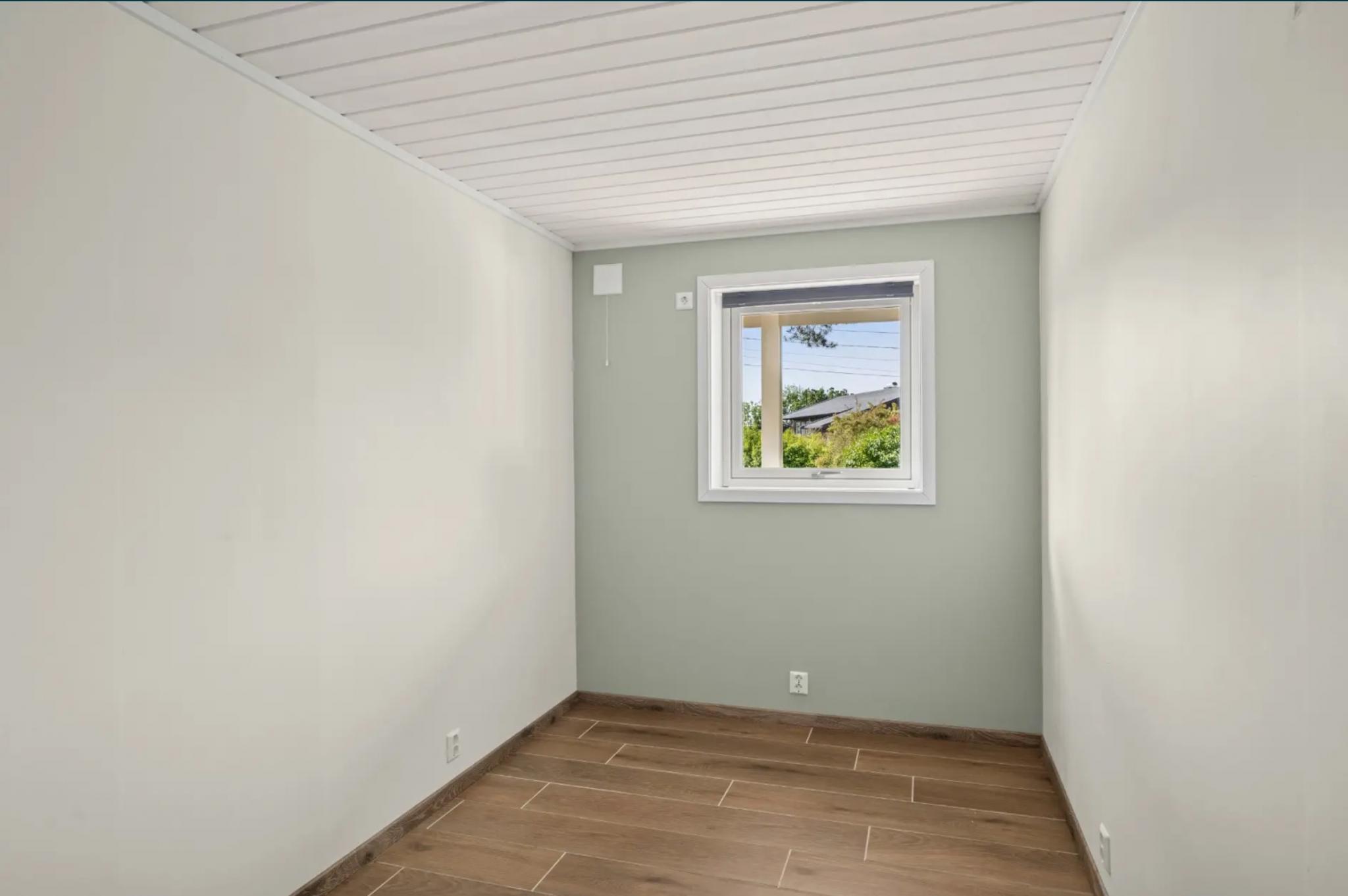 Soverom med plass til dobbeltseng